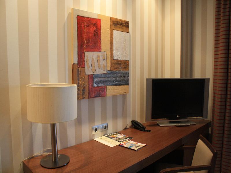 Hotel Las Artes 3*